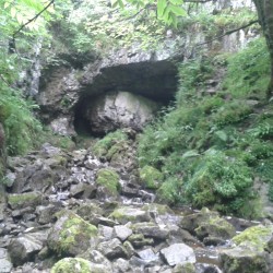 Caving Pipton, Powys